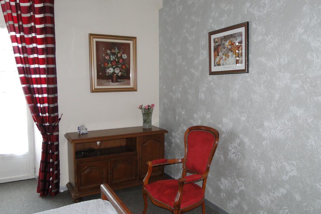 Manoir La Haie Chapeau Saint-Thurial Номер фото